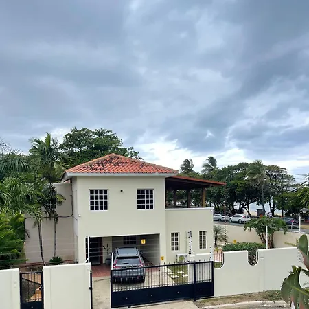 Villa Familiar Con Vista Al Oceano
